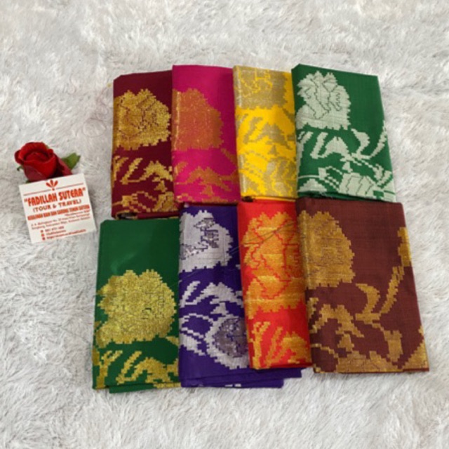 Jual Kain Sarung Tenun Sutra Khas “Bugis” Sengkang, Makassar (Bunga ...