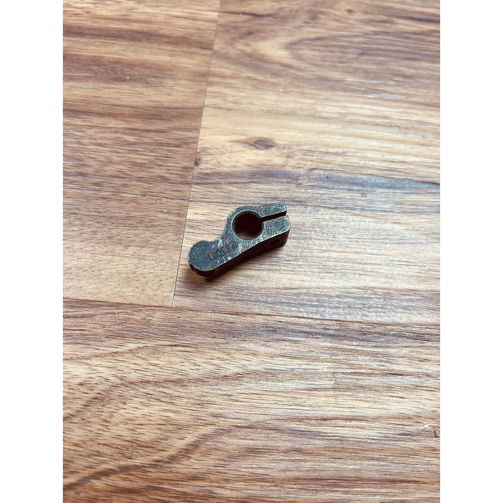 Jual 243081 Looper Rocker Shaft Arm (B) NP-7A / NP7A Mesin Jaahit ...
