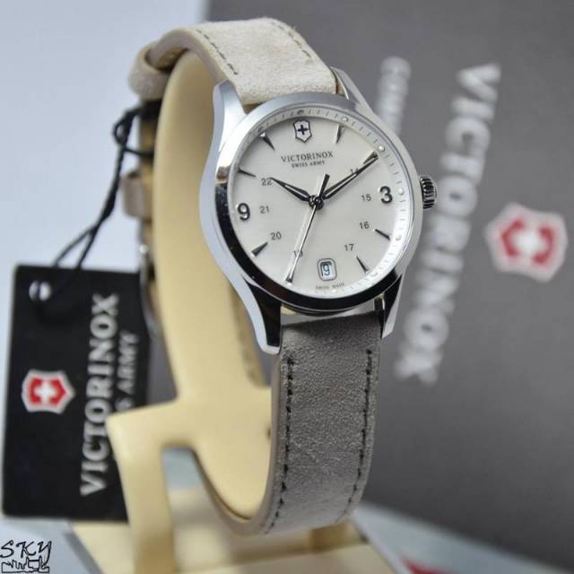 Harga jam victorinox sale swiss army original