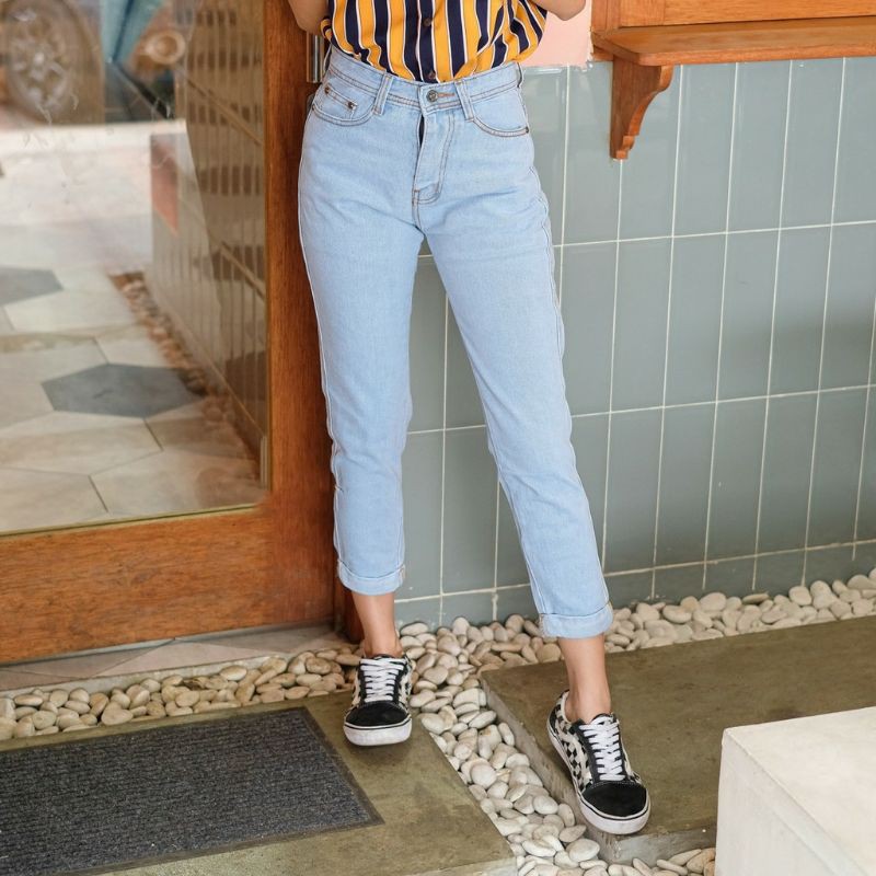 Boyfriend jeans light store blue