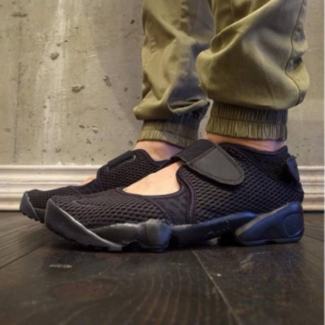 Nike air rift for detto men