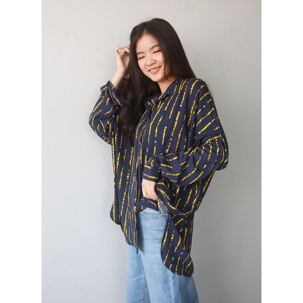 Jual Ixora Sani Oversized Shirt - Kemeja Wanita Oversized Blouse ...