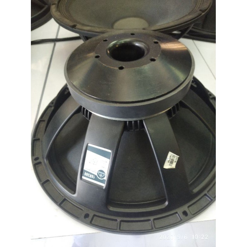 Speaker soundqueen hot sale 18 inch