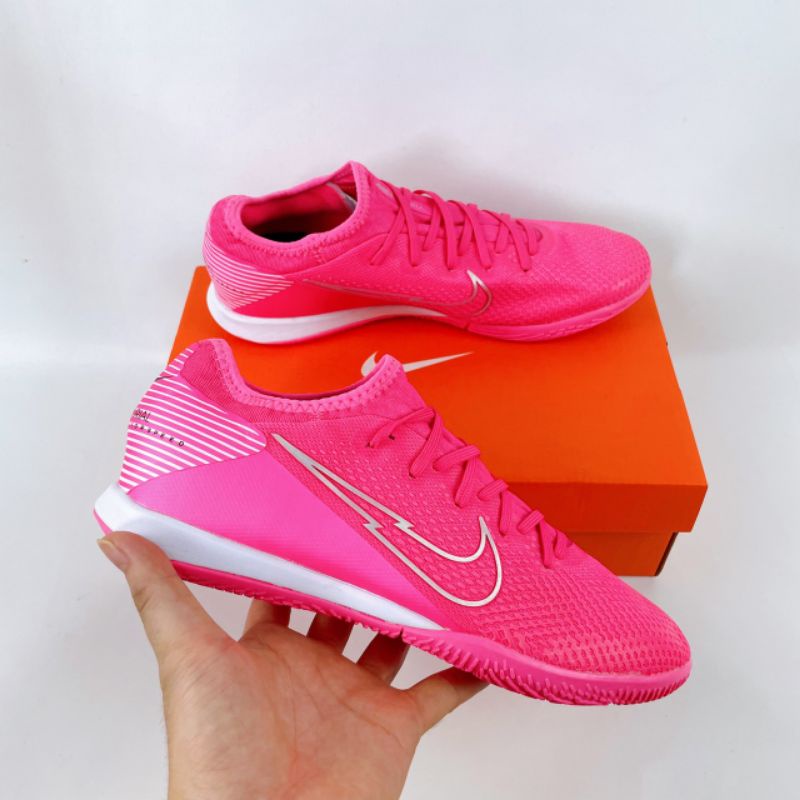 Nike store futsal pink