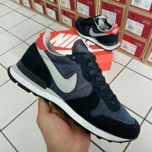 Nike internationalist outlet original