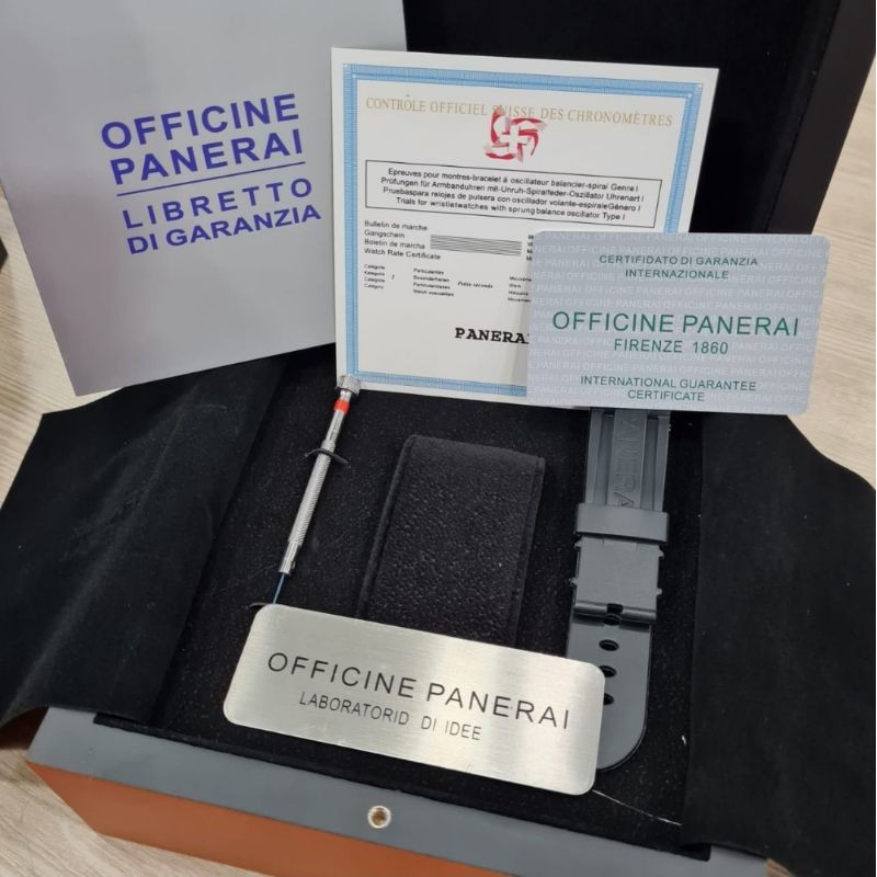 Casa Panerai Paris : boutique, histoire et collections Panerai