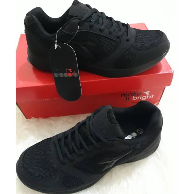 Diadora 2025 full black