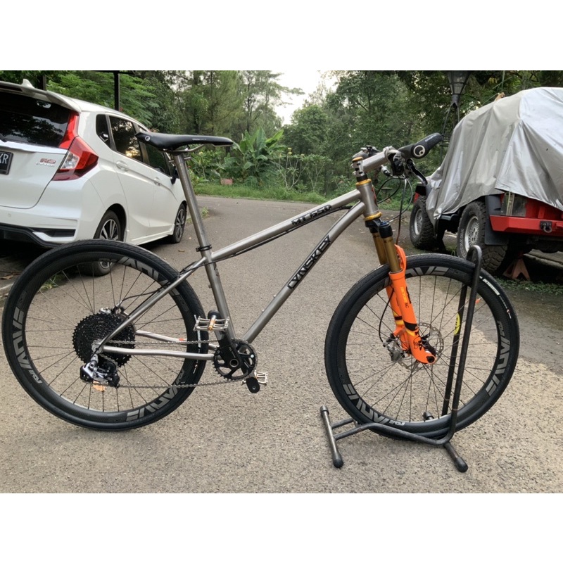 Jual jual sepeda second titanium Lynskey full bike Shopee Indonesia