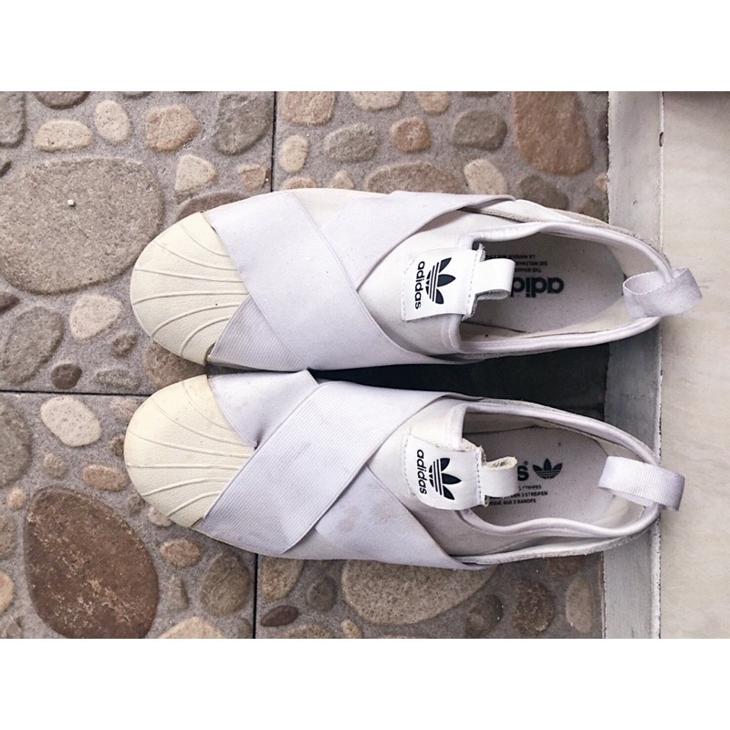 Adidas slip on wanita online