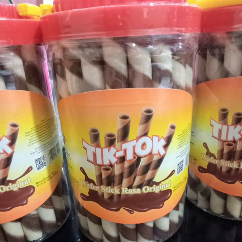 Jual tik tok wafer stick original kemasan toples 200gr | Shopee Indonesia