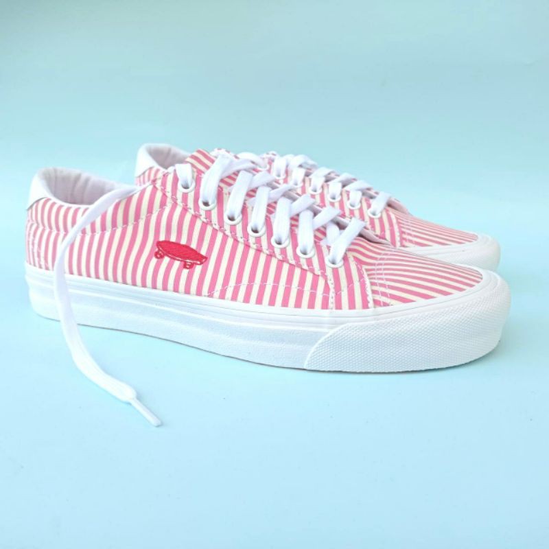 Jual Vans court icon stripes carmine rose white resmi navya Shopee Indonesia