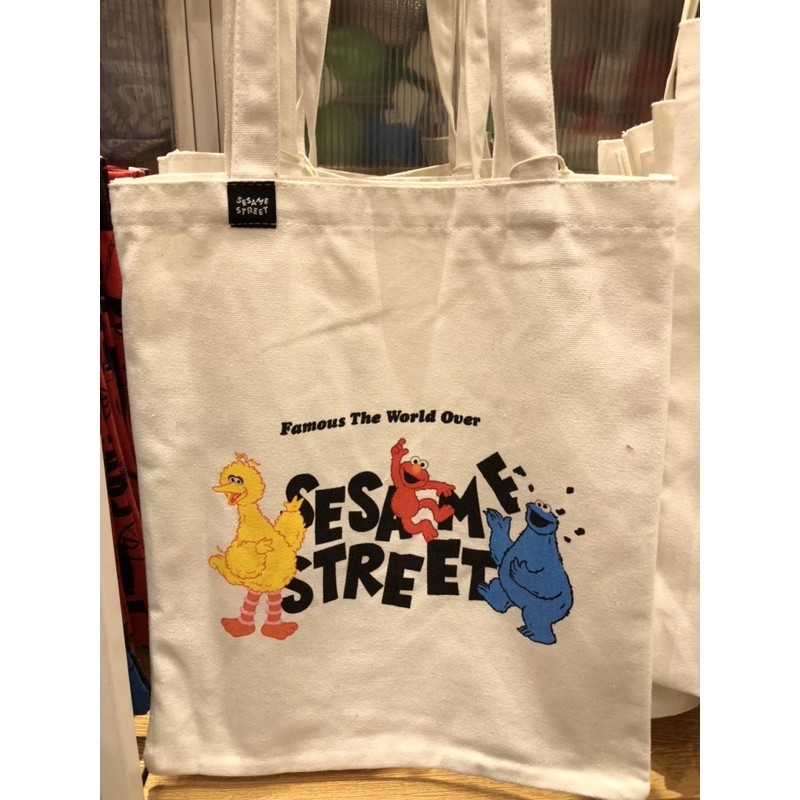 Miniso Tote Bag Canvas - Sesame Street, Fesyen Wanita, Tas & Dompet di  Carousell