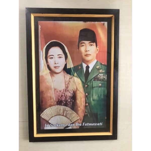 Jual Hiasan Dinding Cetak Gambar Lukisan Ir Soekarno Dan Ibu Fatmawati Plus Bingkai Uk35cm X 6107