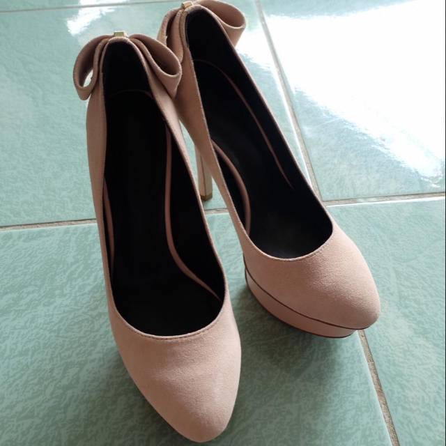 Heels best sale warna nude