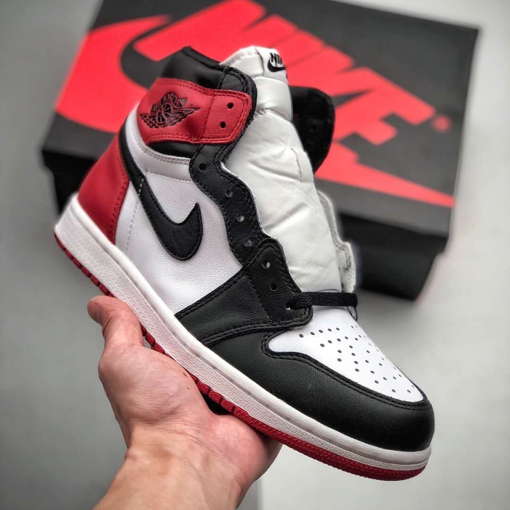 SEPATU NIKE AIR JORDAN 1 RETRO HIGH OG BLACK TOE ORIGINAL