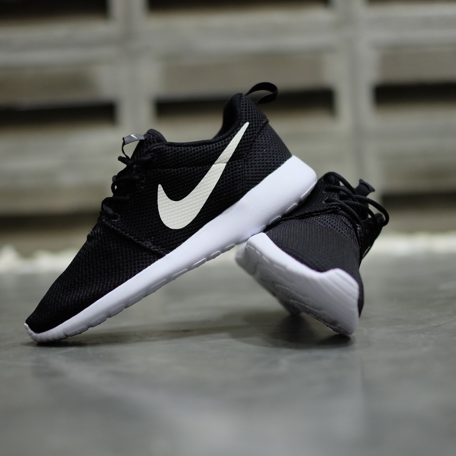 Sepatu nike cheap roshe run original