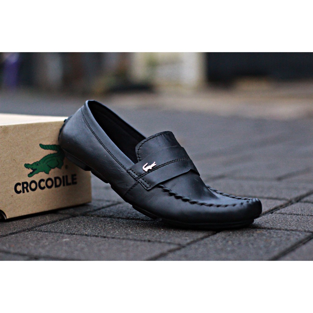 Sepatu crocodile best sale slip on