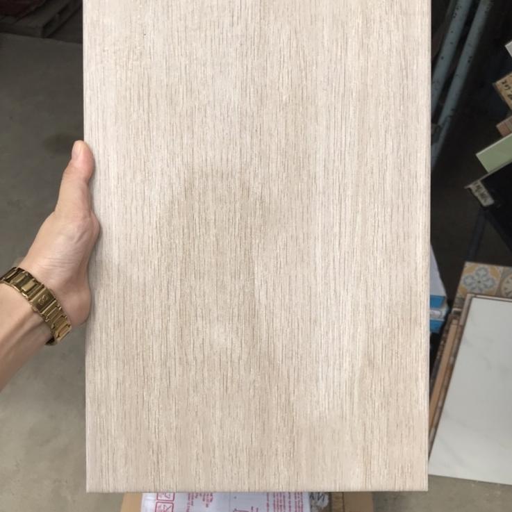 Jual Kejar Harga keramik dinding 25x40 motif kayu/ keramik lantai motif