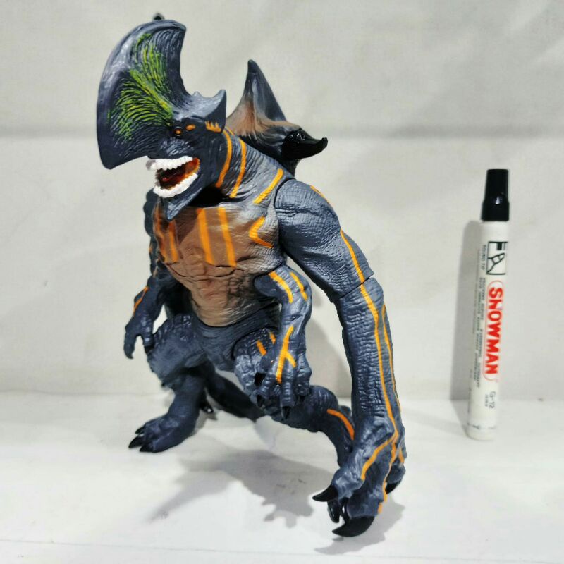 Jual Mainan vinyl action figurePacific rimKaiju axe headKaiju jaeger ...