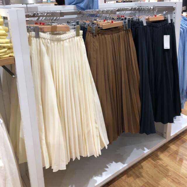 Pleated skirt uniqlo clearance indonesia