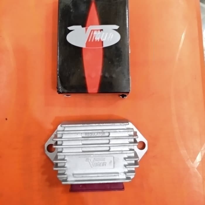 RMS Voltage Regulator For Vespa PX 80, 125, 150, Cosa, Lusso - PX/E MY 200 9 thumbnail image