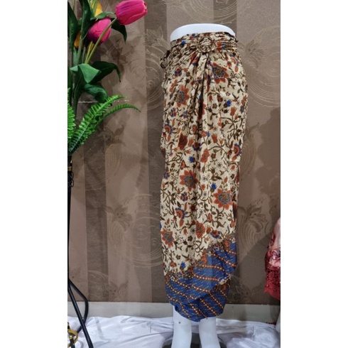 Jual Rok lilit putih pb 9 / rok batik / rok serut / rok kantoran ...