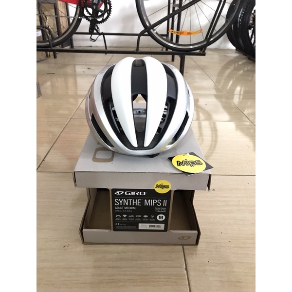 Jual Helm Giro Synthe Mips II matte white silver size M | Shopee