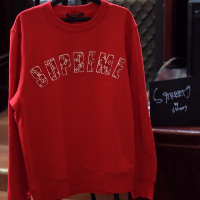 Jual Sweater - Crewneck Supreme x LV Arc Logo Red Premium di lapak  Garagetwins Official