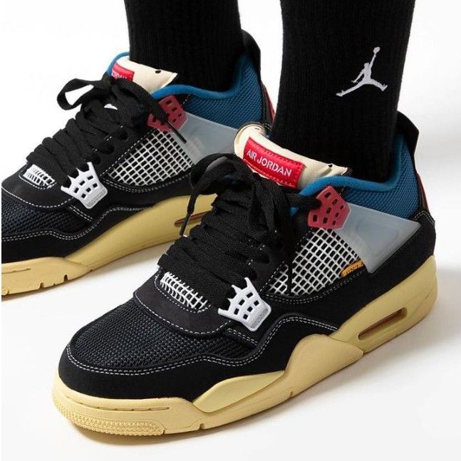 Sepatu air hot sale jordan 4