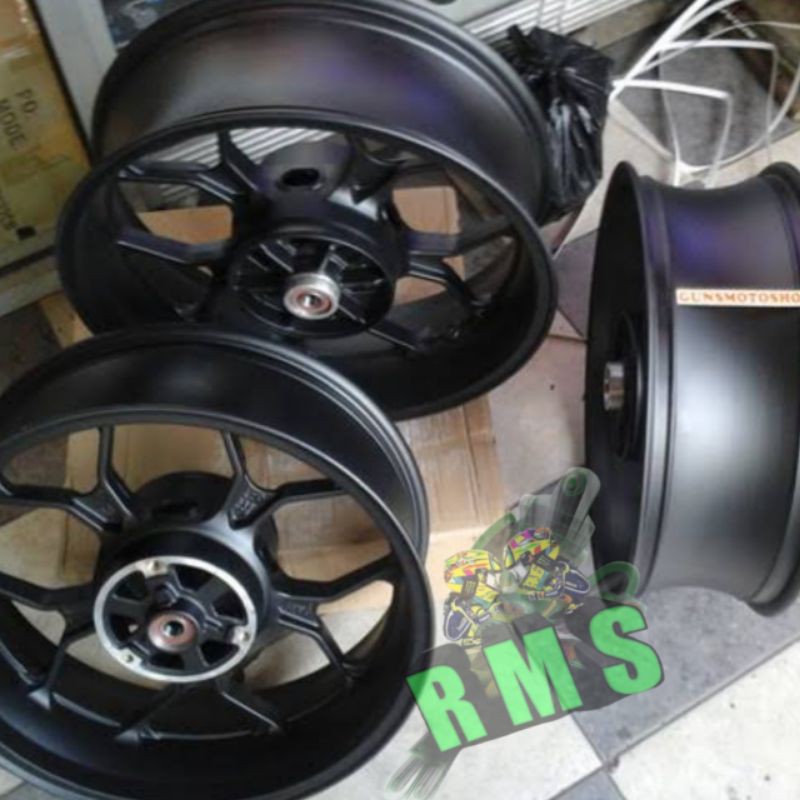 Jual Velg Pelek Delkevic R25 MT25 Tapak Lebar 5,5 inc Velg racing R25 ...