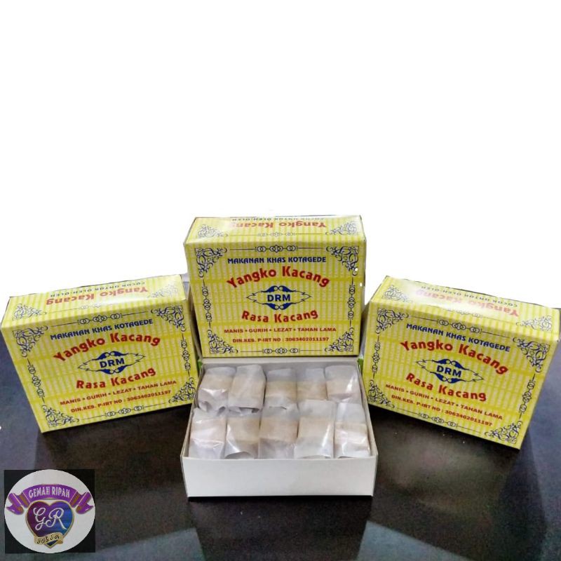 Penjual Yangko Kacang di pasar tradisional Mojoroto