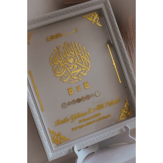 Jual PO Background Layout Display Mahar Custom akrilik emas laser ...