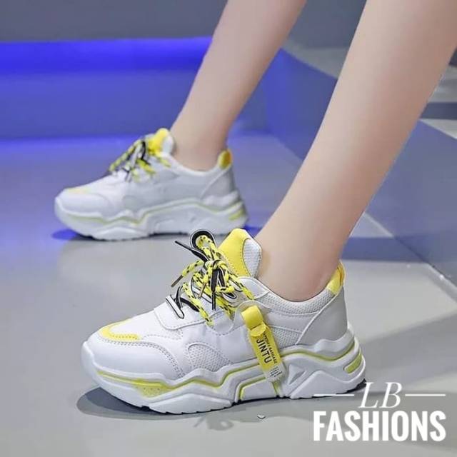 Sepatu hot sale sneakers shopee