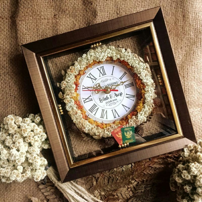 Jual hadiah wedding/anniversary/Dried Flowers Box Jam/Rustic cantik ...