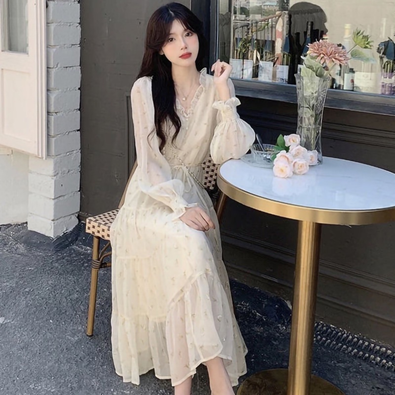 Jual [Pengiriman 24 Jam] Gaun Ruffle Mid-length Motif Bunga Sifon Niche ...