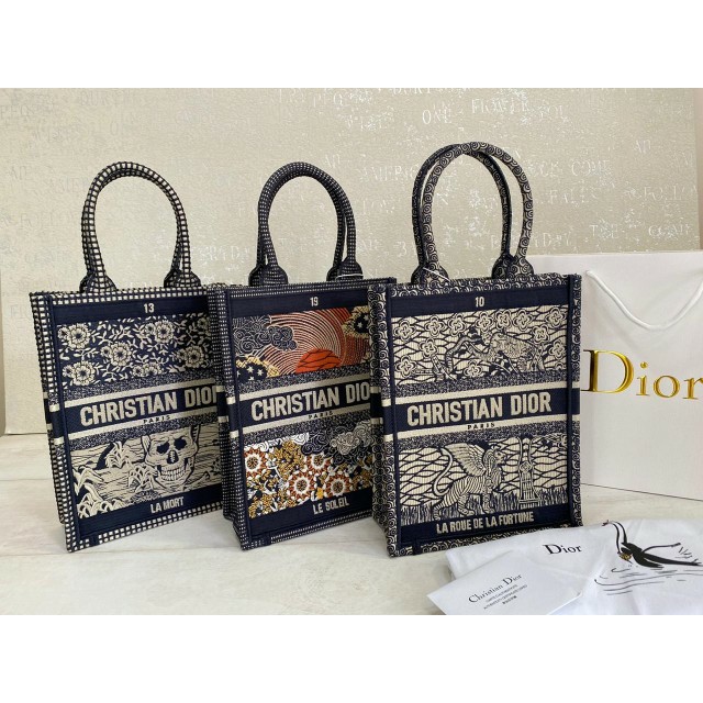Dior book tote tarot hotsell