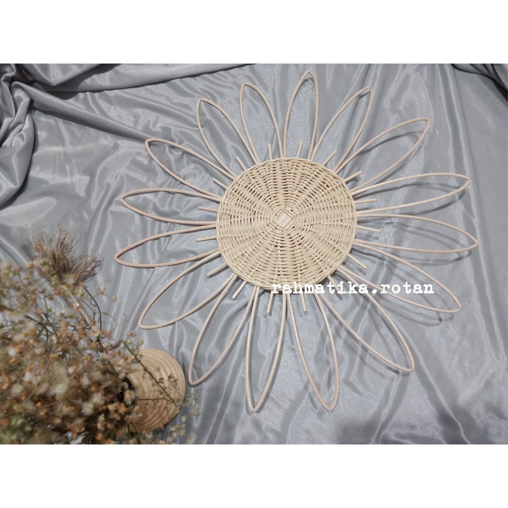 Jual hiasan dinding rotan model bunga diameter 50 cm/dekorasi rotan ...