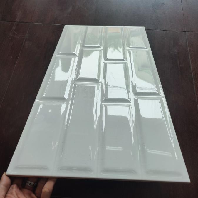 Jual Keramik Lantai Keramik Dinding Roman X Dtube White Shopee