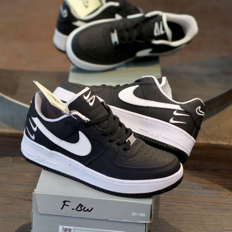 Sepatu hot sale nike swoosh