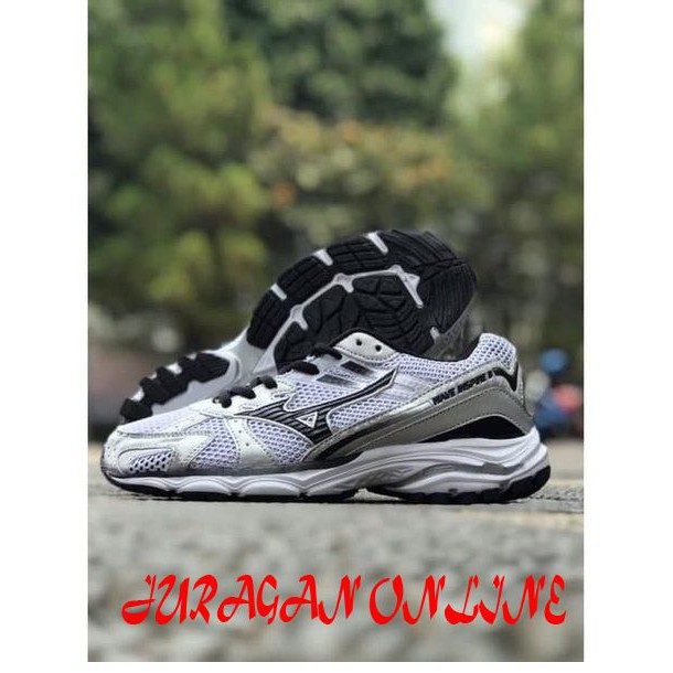 Mizuno wave deals inspire 8 silver