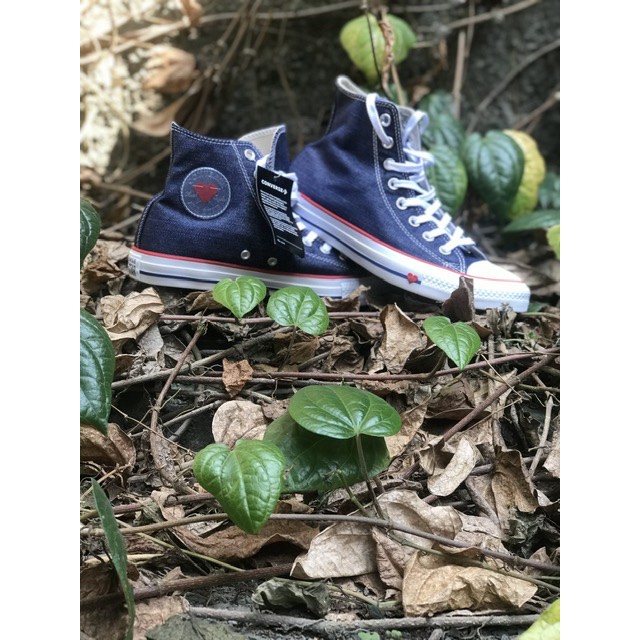 Chuck taylor all star sucker for love hi best sale