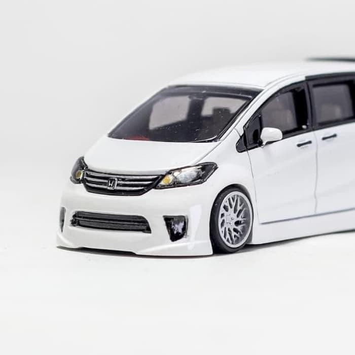 Tomica honda cheap freed white