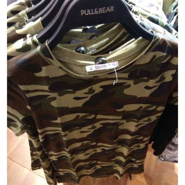 pull and bear army t shirt