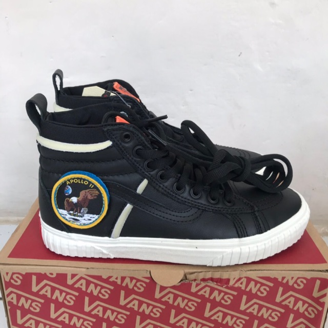 Sepatu vans hot sale x nasa