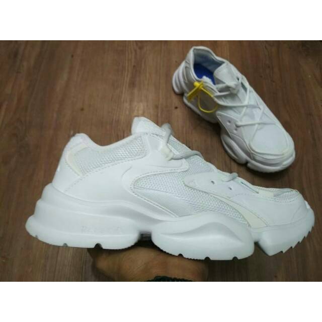 Reebok run r96 white online