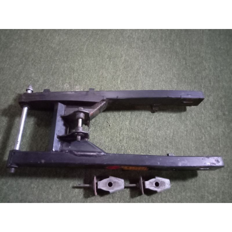 Jual SWING ARM HONDA SONIC CS1 ORIGINAL LEPASAN MOTOR SET AS ANTING ARM Shopee Indonesia