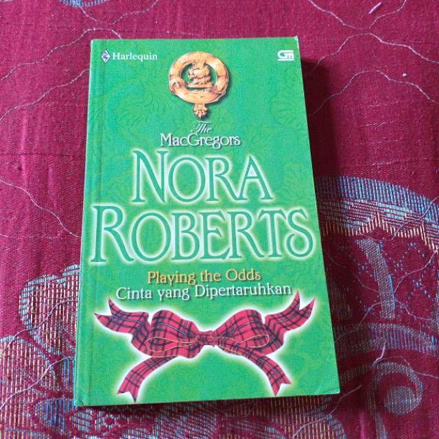 Jual Playing The Odds Nora Roberts Shopee Indonesia