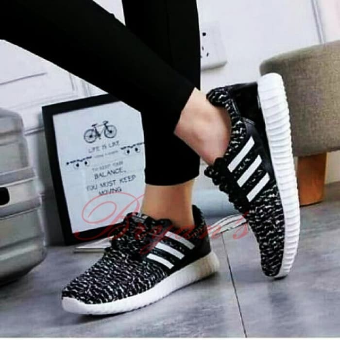 Jual YB -Sepatu Kets Wanita Adidas Yeezy Dk 29 Hitam Replika | Shopee  Indonesia