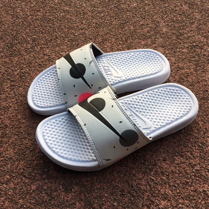 Jual Nike Benassi Slides Swoosh Volcadot (Cream) | Shopee Indonesia