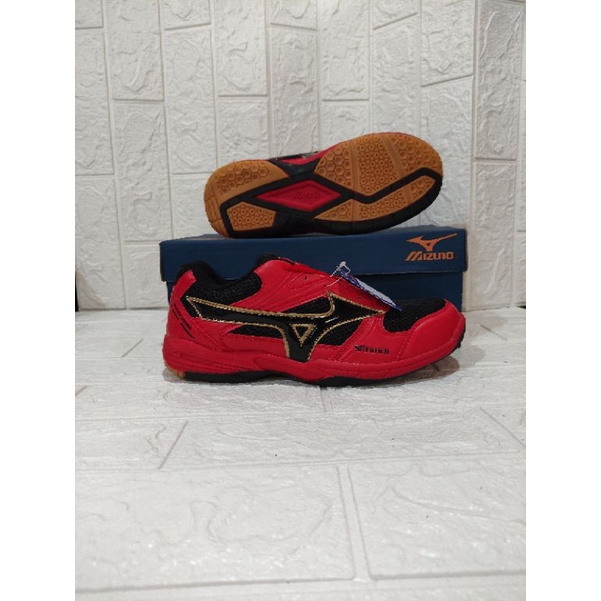 Mizuno twister 4 outlet merah